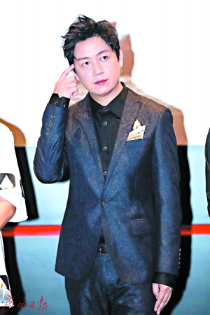 潘粤明等来“精分”角色 看他如何演绎“精神病”
